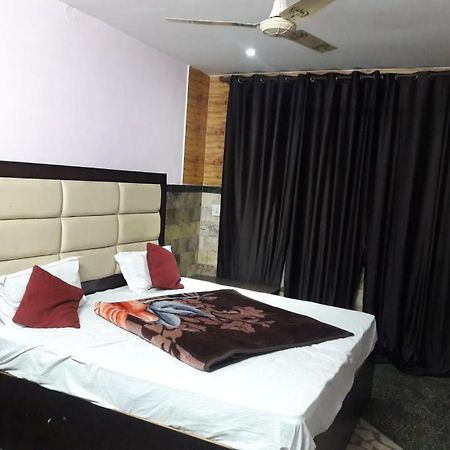 Hotel Pink White Dharamsala Zewnętrze zdjęcie